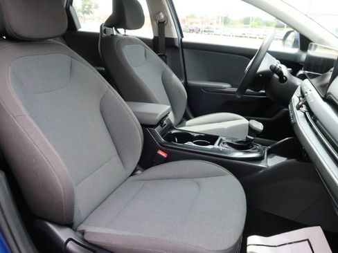 Used 2025 Kia K4 FWD image 9