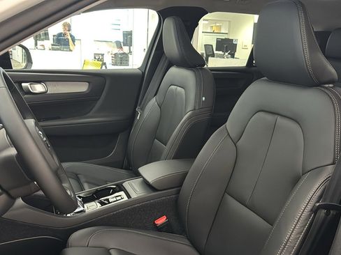 New 2026 Volvo XC40 B5 Ultra w/ Protection Package Premier image 23