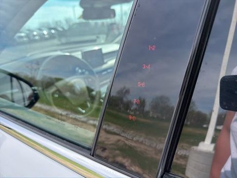 Used 2022 Lincoln Corsair AWD w/ Premium Package image 23