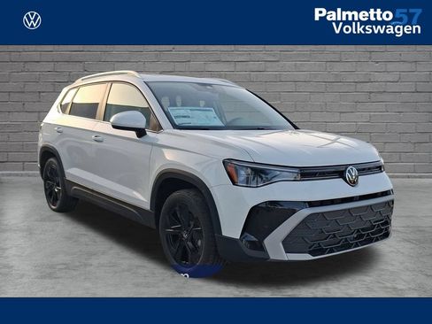 New 2026 Volkswagen Taos SE FWD image 1