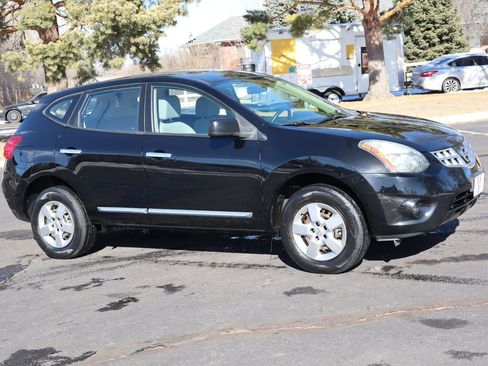 Used 2014 Nissan Rogue S image 2