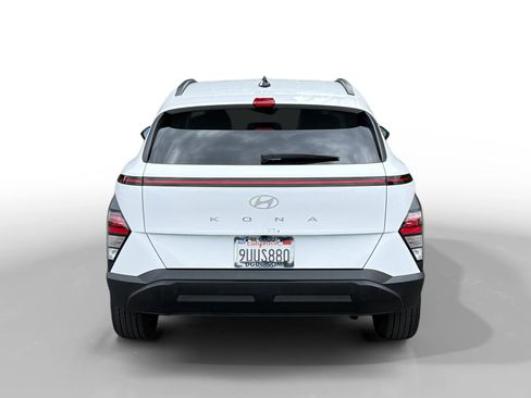 Used 2025 Hyundai Kona SEL FWD image 4