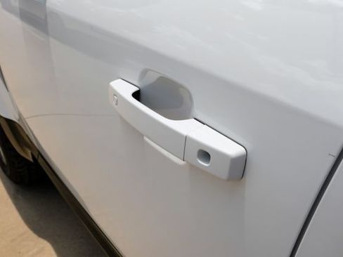 New 2026 Land Rover Defender 110 X-Dynamic SE AWD/4WD image 48