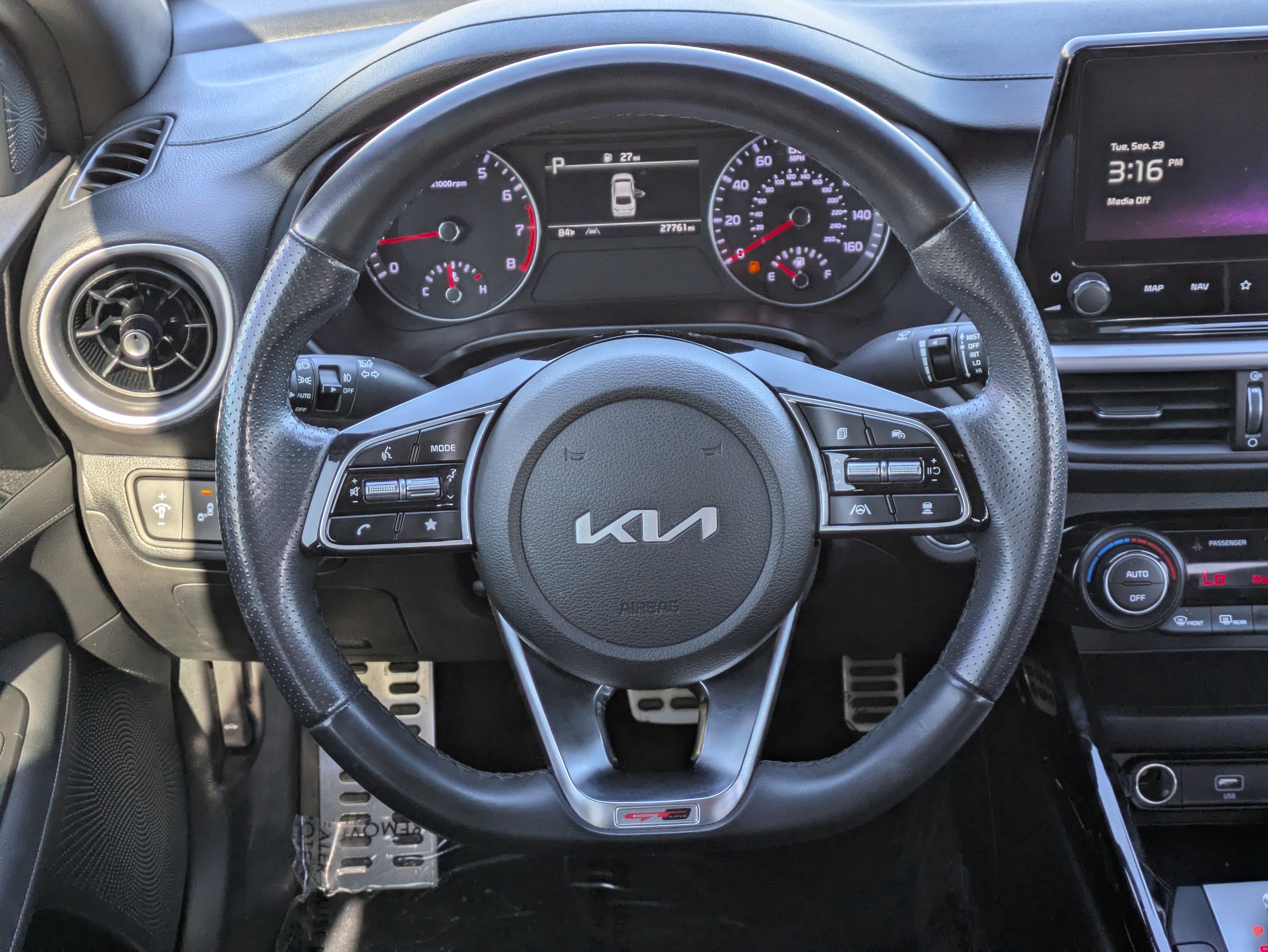 Certified 2024 Kia Forte GT-Line FWD image 20
