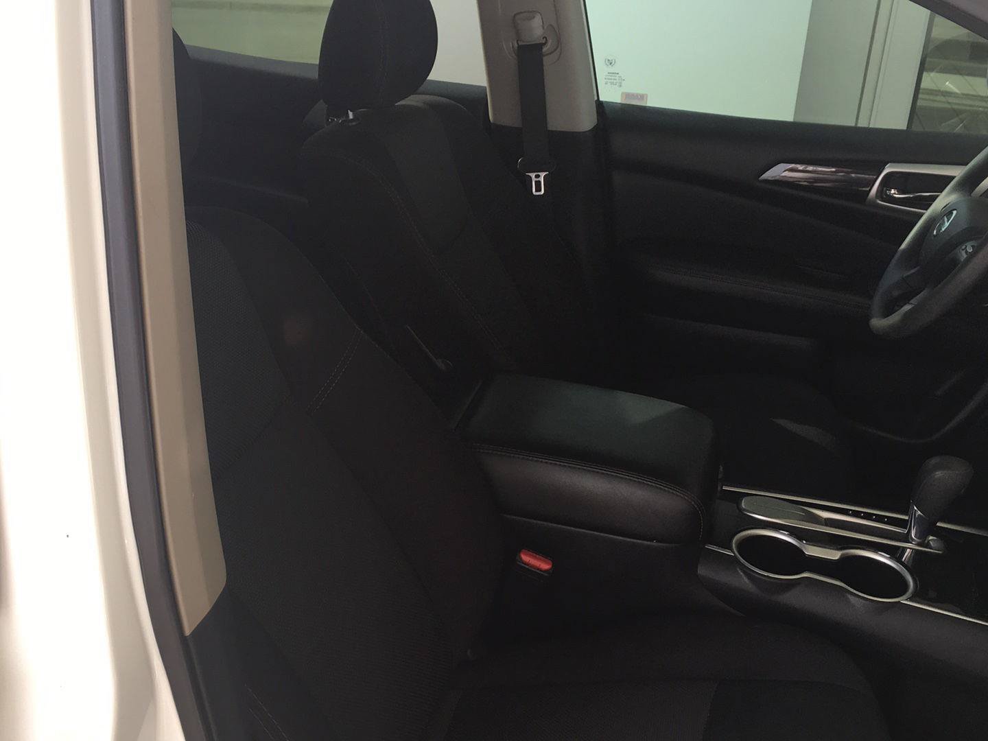 Used 2020 Nissan Pathfinder S FWD image 39