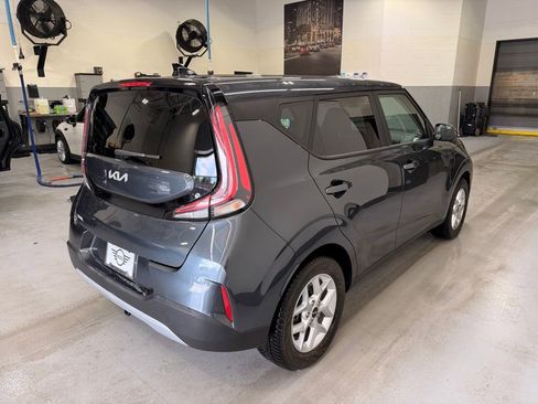 Used 2025 Kia Soul LX w/ LX Technology Package FWD image 6