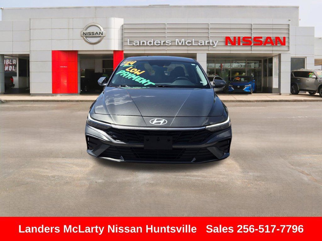 Used 2024 Hyundai Elantra SEL FWD image 12