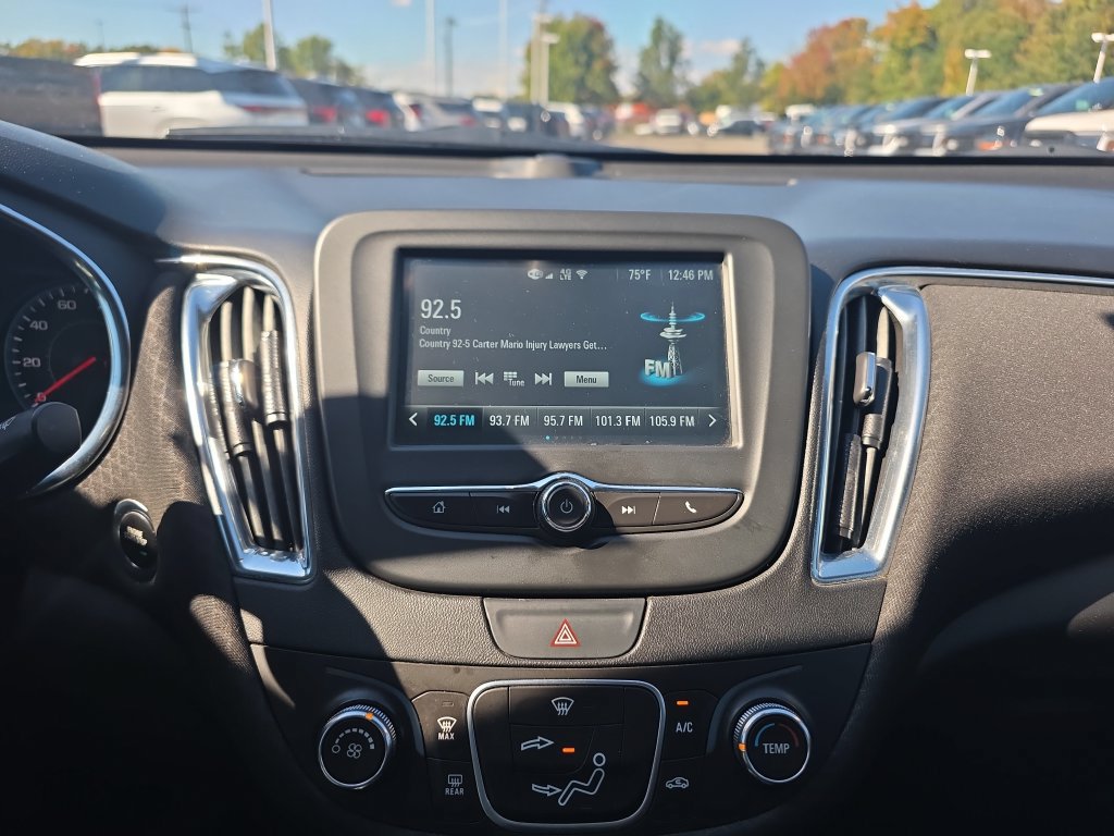 Used 2018 Chevrolet Malibu LT FWD image 31