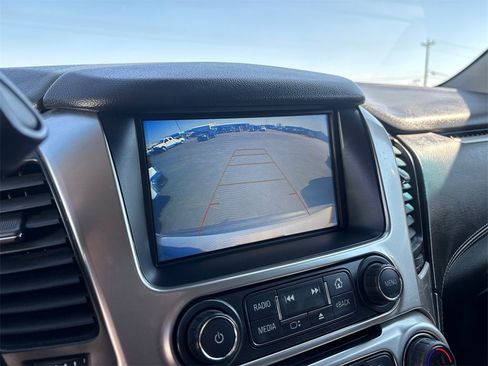 Used 2019 Chevrolet Tahoe LT w/ Luxury Package image 18