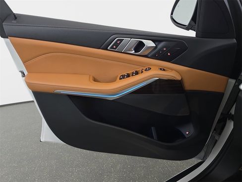 Used 2023 BMW X5 xDrive45e w/ Executive Package image 30