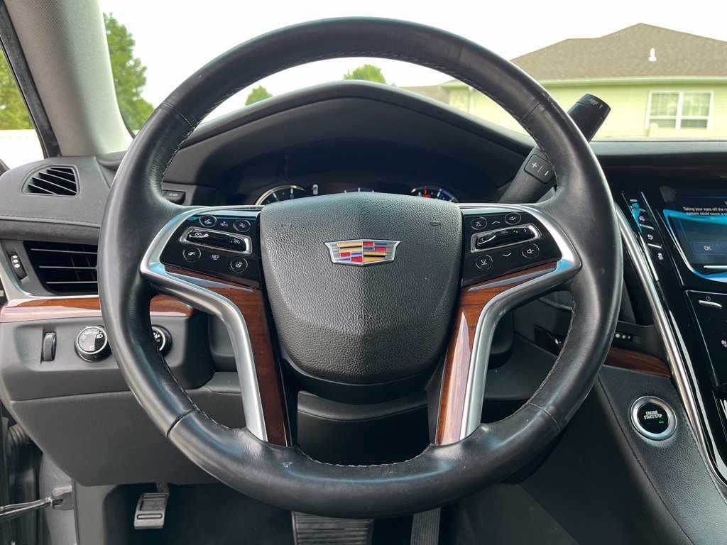 Used 2018 Cadillac Escalade Luxury w/ LPO, Radiant Package AWD/4WD image 35