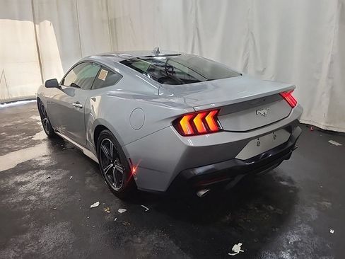 Used 2024 Ford Mustang Coupe RWD image 4