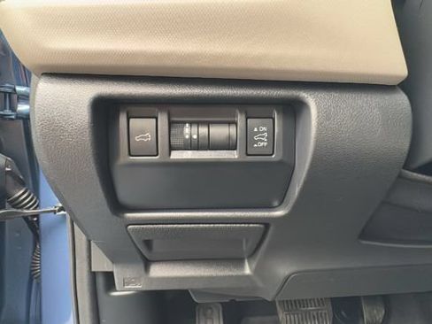 Used 2025 Subaru Forester Limited AWD/4WD image 23