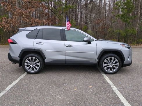 Used 2023 Toyota RAV4 XLE Premium image 3