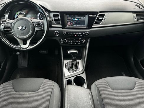 Used 2018 Kia Niro LX image 12