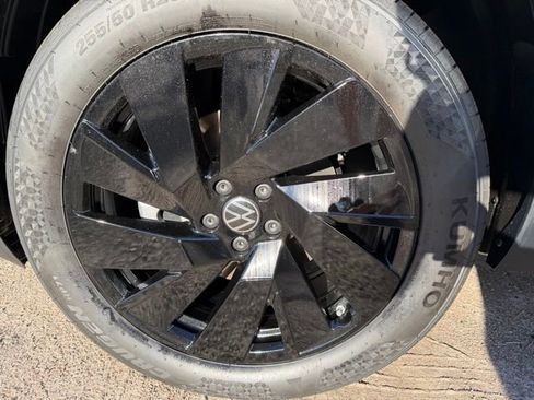 New 2026 Volkswagen Atlas Cross Sport SE FWD image 25