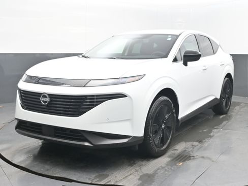 Certified 2025 Nissan Murano SV image 3