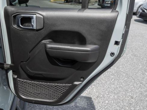 Used 2024 Jeep Wrangler Unlimited AWD/4WD image 47