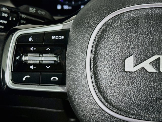 Used 2023 Kia Sorento SX FWD image 11