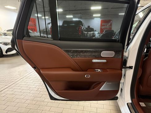 Used 2025 Genesis G90 3.5T image 27