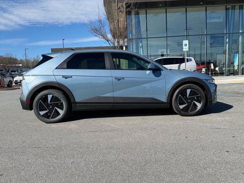 New 2026 Hyundai Ioniq 5 SEL image 2