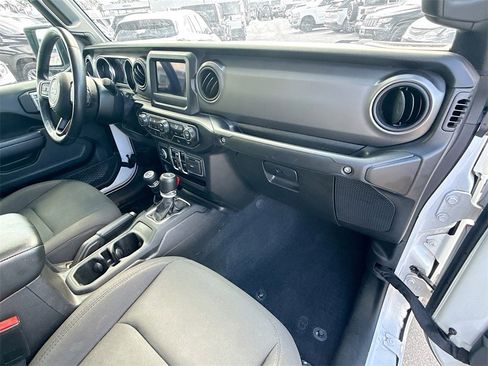Used 2022 Jeep Gladiator Willys image 33