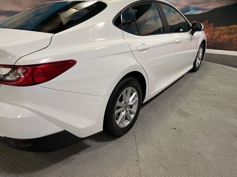Used 2025 Toyota Camry LE FWD image 9
