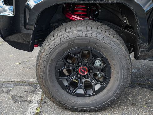 Used 2025 Toyota Tacoma TRD Pro AWD/4WD image 9