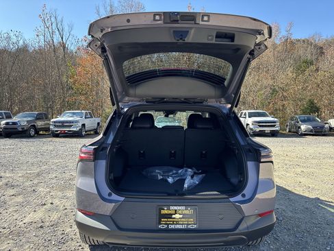 New 2026 Chevrolet Equinox EV LT image 25