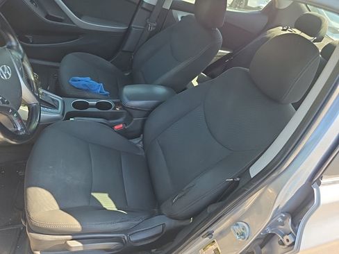Used 2015 Hyundai Elantra SE w/ Option Group 03 FWD image 11