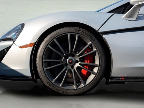 Used 2018 McLaren 570S Spider image 46