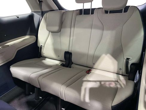 New 2026 Kia Carnival SX Prestige FWD image 16