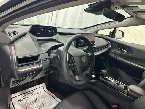 Used 2025 Toyota Prius XLE image 15