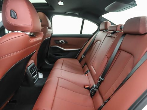 Used 2025 BMW 330i xDrive Sedan w/ Premium Package image 22