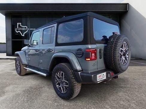 Used 2024 Jeep Wrangler Sahara w/ Technology Group image 6