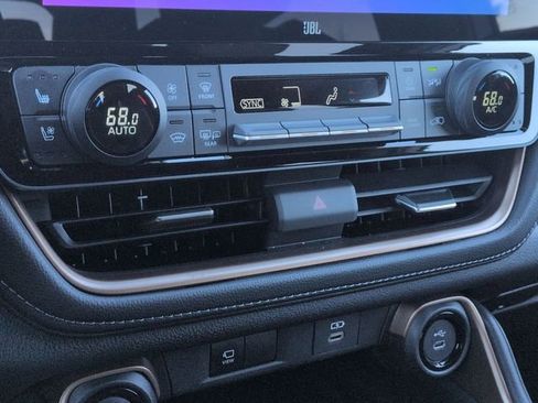 Certified 2025 Toyota Grand Highlander MAX Platinum image 23