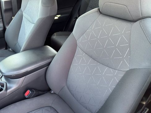 Used 2020 Toyota RAV4 XLE w/ Convenience Package AWD/4WD image 13