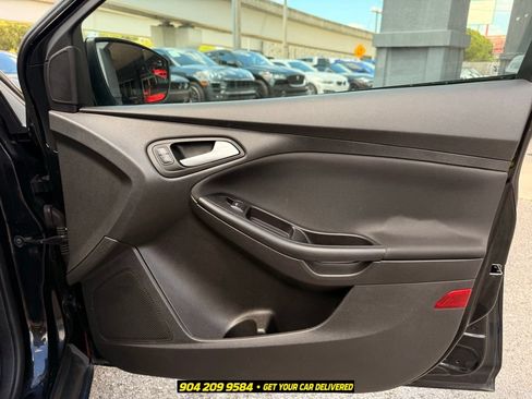 Used 2018 Ford Focus SE FWD image 31