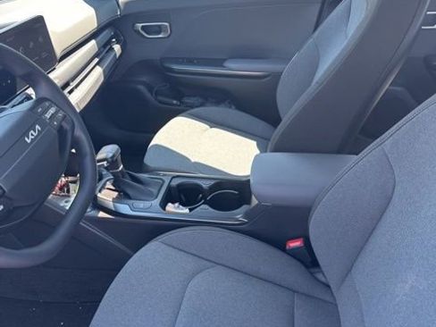 Certified 2025 Kia K4 LXS image 7