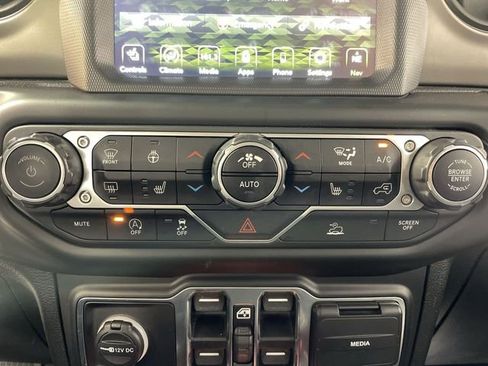 Used 2021 Jeep Gladiator Willys image 19