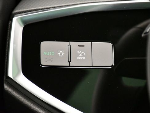 Used 2025 Audi Q3 2.0T Premium w/ Convenience Package image 21