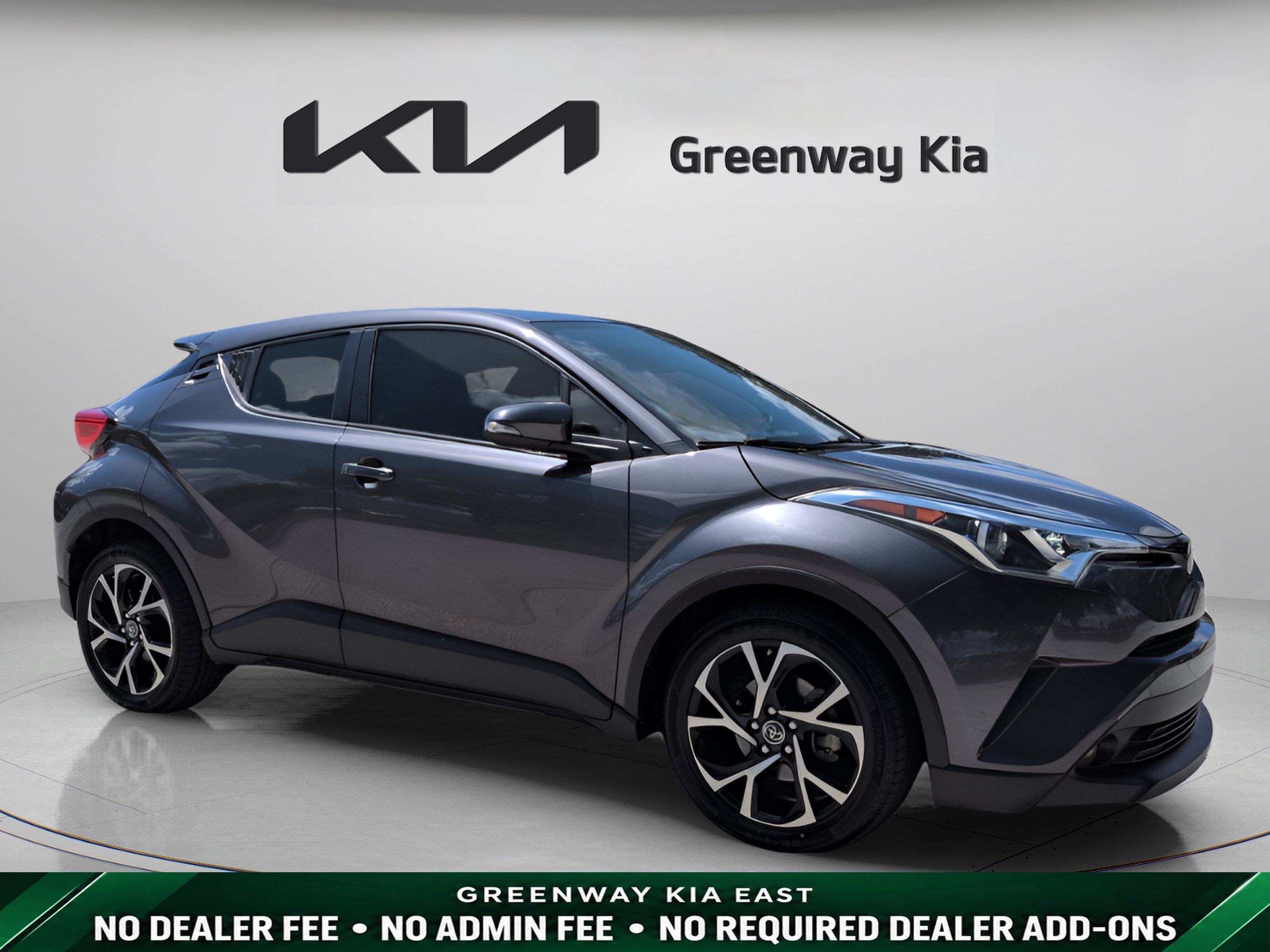 Used 2019 Toyota C-HR XLE FWD image 1