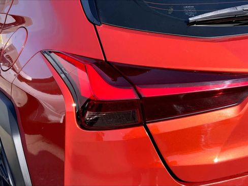 Used 2020 Lexus UX 200 w/ Premium Package image 25