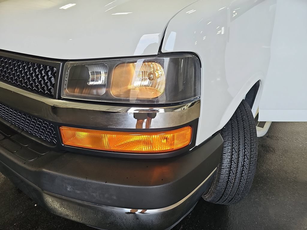 Used 2025 Chevrolet Express 2500 w/ Driver Convenience Package RWD image 25
