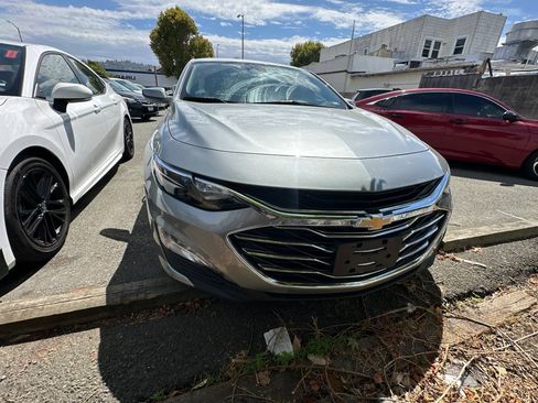 Used 2024 Chevrolet Malibu LT FWD image 3