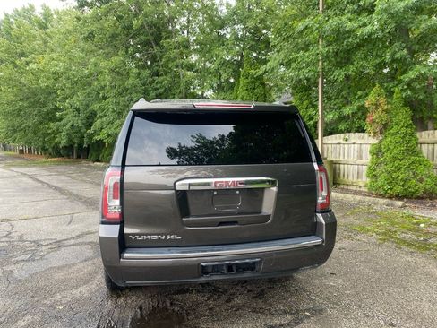 Used 2019 GMC Yukon XL Denali w/ Denali Ultimate Package AWD/4WD image 4