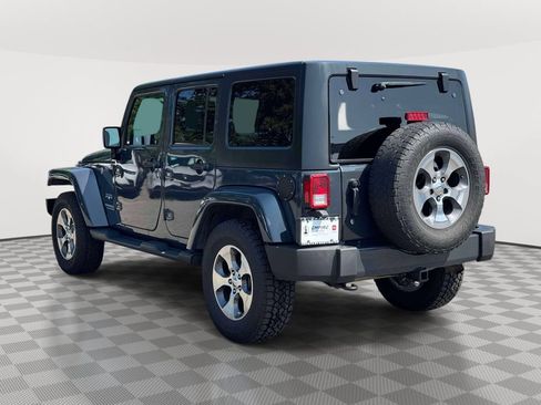 Used 2017 Jeep Wrangler Unlimited Sahara AWD/4WD image 5