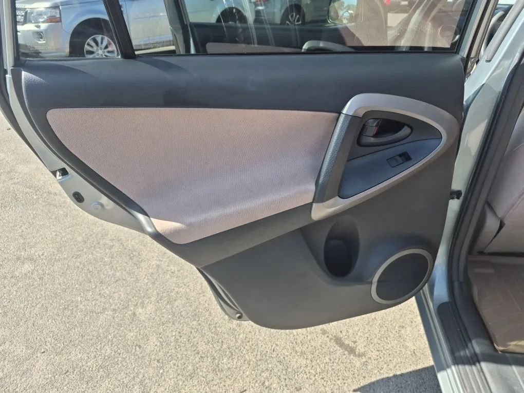 Used 2008 Toyota RAV4 4WD image 10