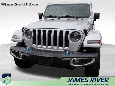 Used 2023 Jeep Wrangler Unlimited Sahara w/ Cold Weather Group AWD/4WD image 5