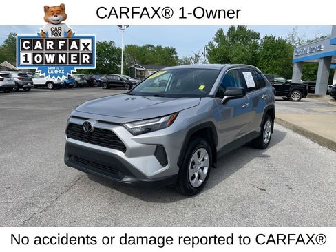Used 2025 Toyota RAV4 LE FWD image 3